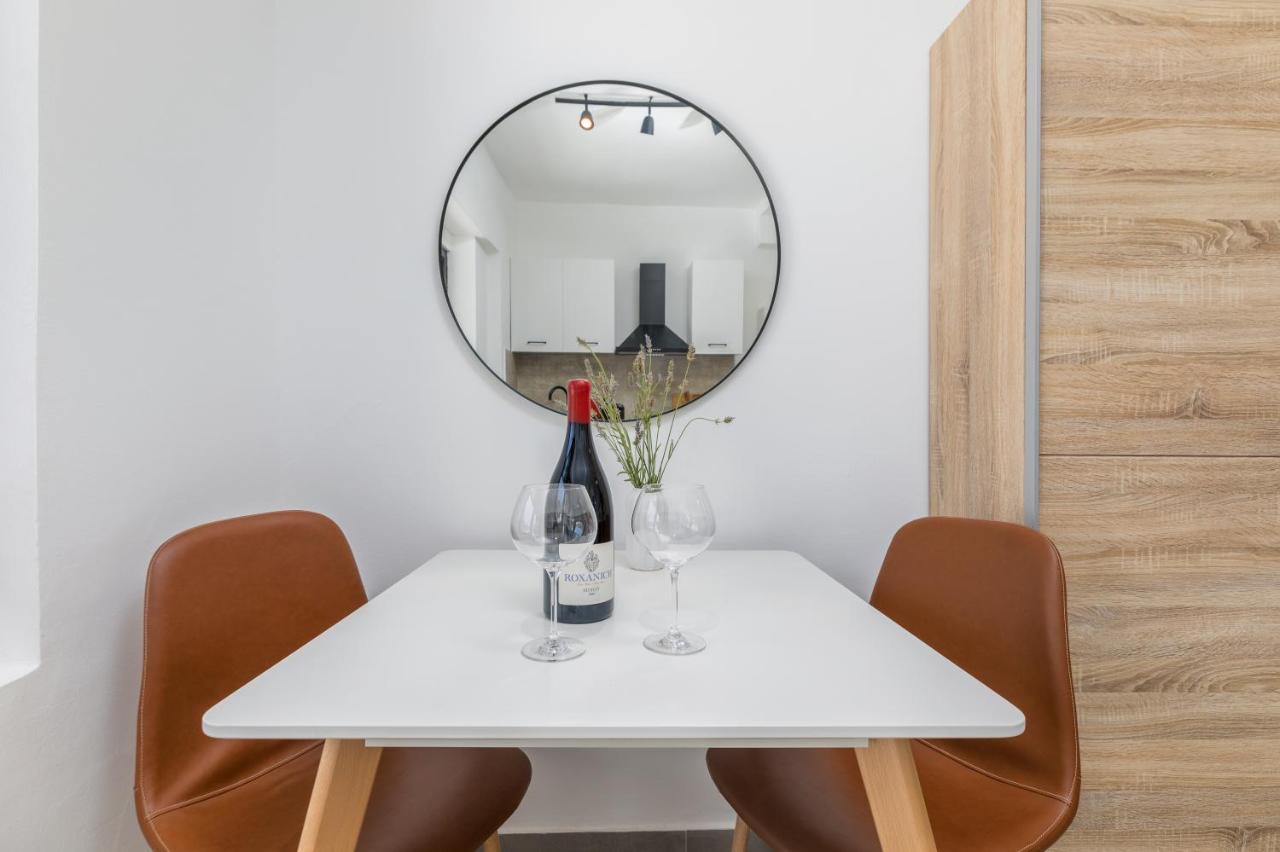 3 Minutes From The Beach: Lovely Studio Apartment Pula Exteriér fotografie